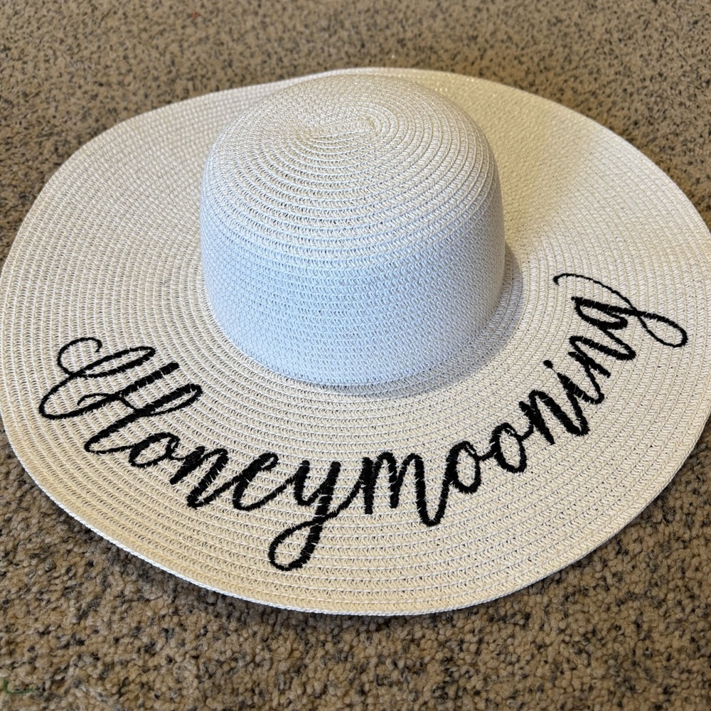 Honeymooning Wide Brim Straw Sun Hat - White